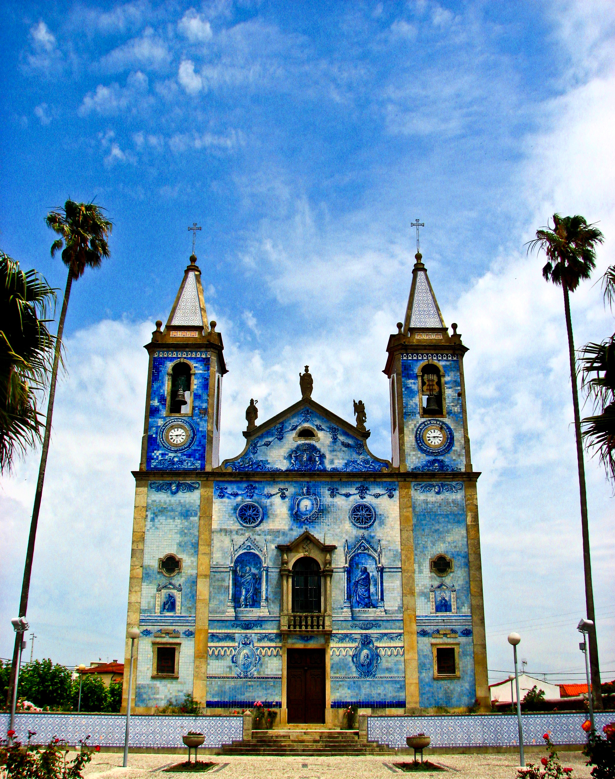 Explore the region - Cortegaça church